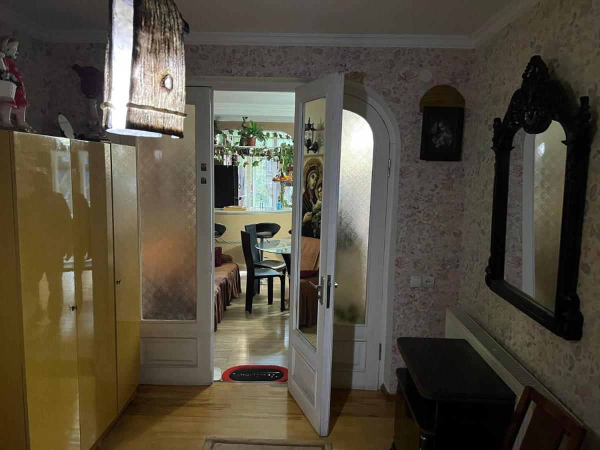 3 Room Flat In Тбилиси Екстериор снимка
