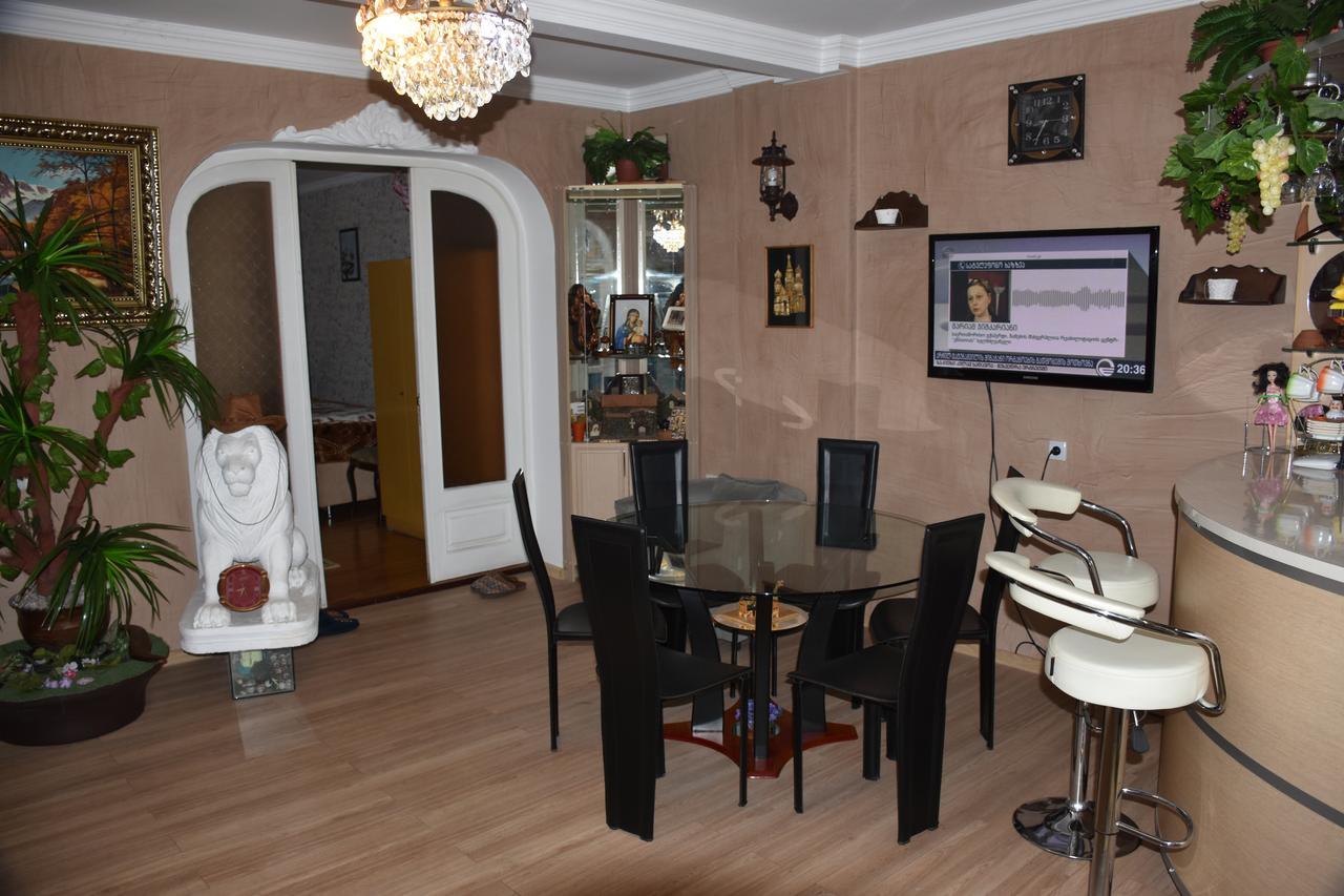 3 Room Flat In Тбилиси Екстериор снимка